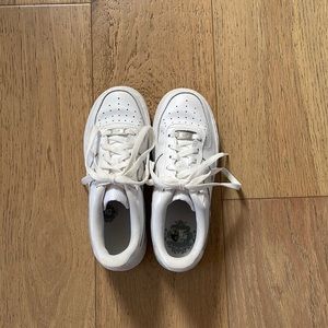 Like New Nike Air Force 1 kids size 4